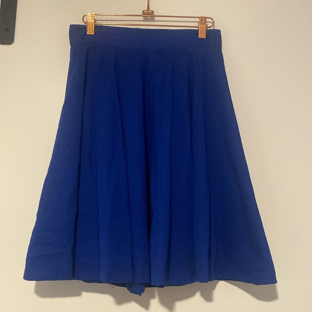 Kneehigh skirt, size 6